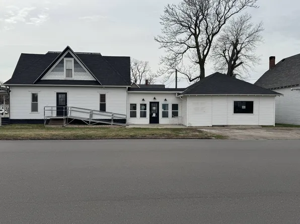 1702 16th Ave, Central City, NE 68826