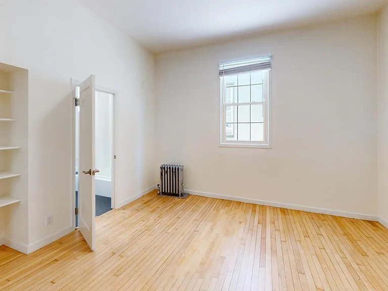 1635 Gough Street — Photo 11