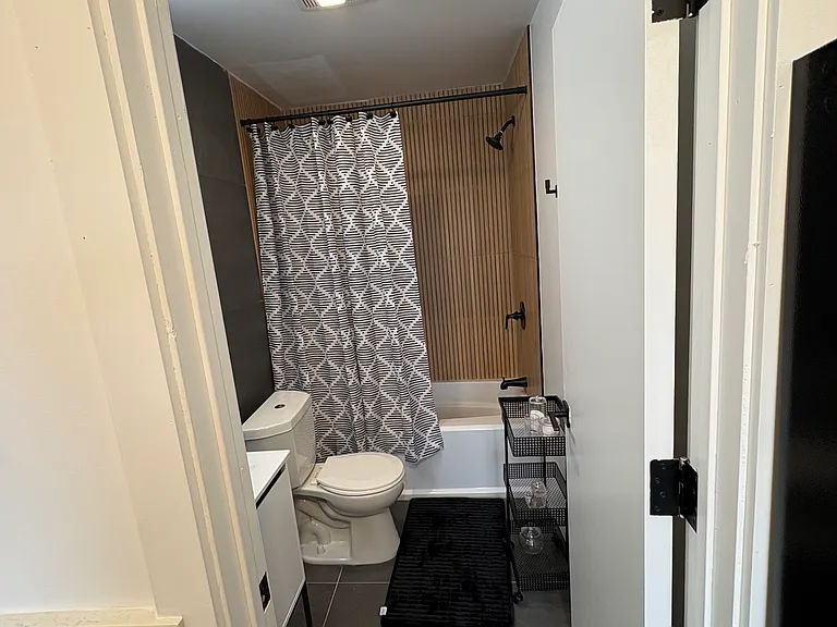 1252 Main St #2B — Photo 8