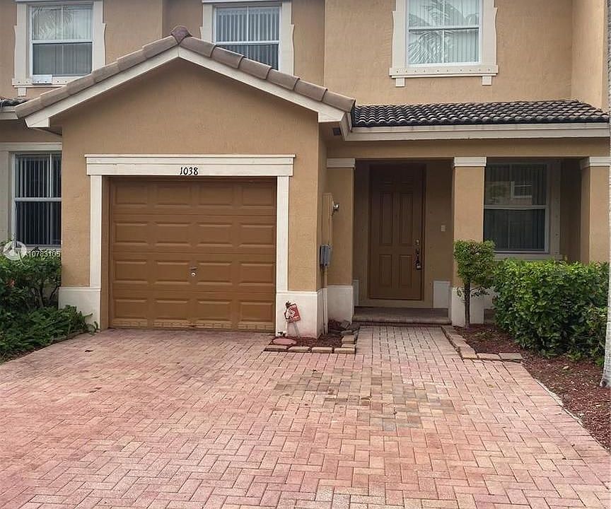 1st image of 1038 NE 41st Pl #0