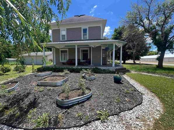 715 10th St, Milford, IA 51351