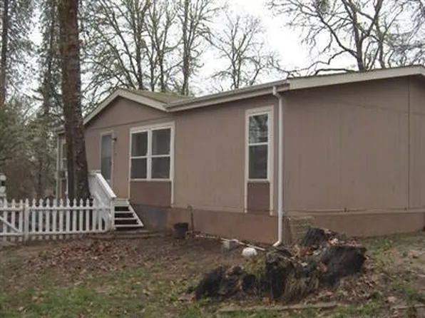 879 Three Pines Rd, Grants Pass, OR 97526