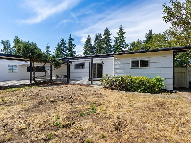2125 N Highland St — Photo 40