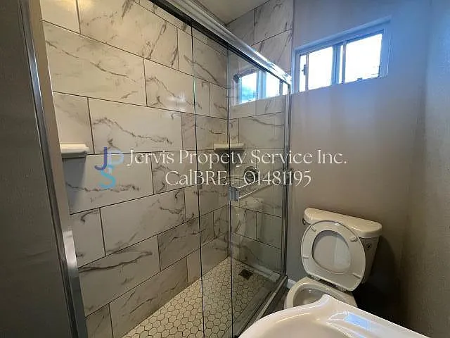 5604 Clara St #1/4 — Photo 6