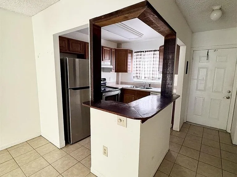 801 W Oakland Park Blvd #C1 — Photo 5