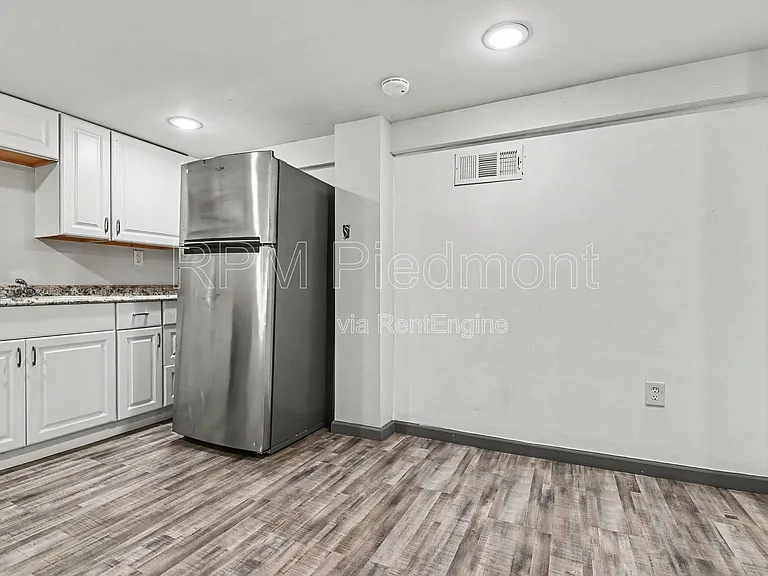 3181 Church St #C — Photo 9