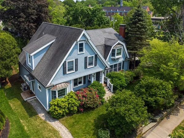 5 Crehore Dr, Newton, MA 02462