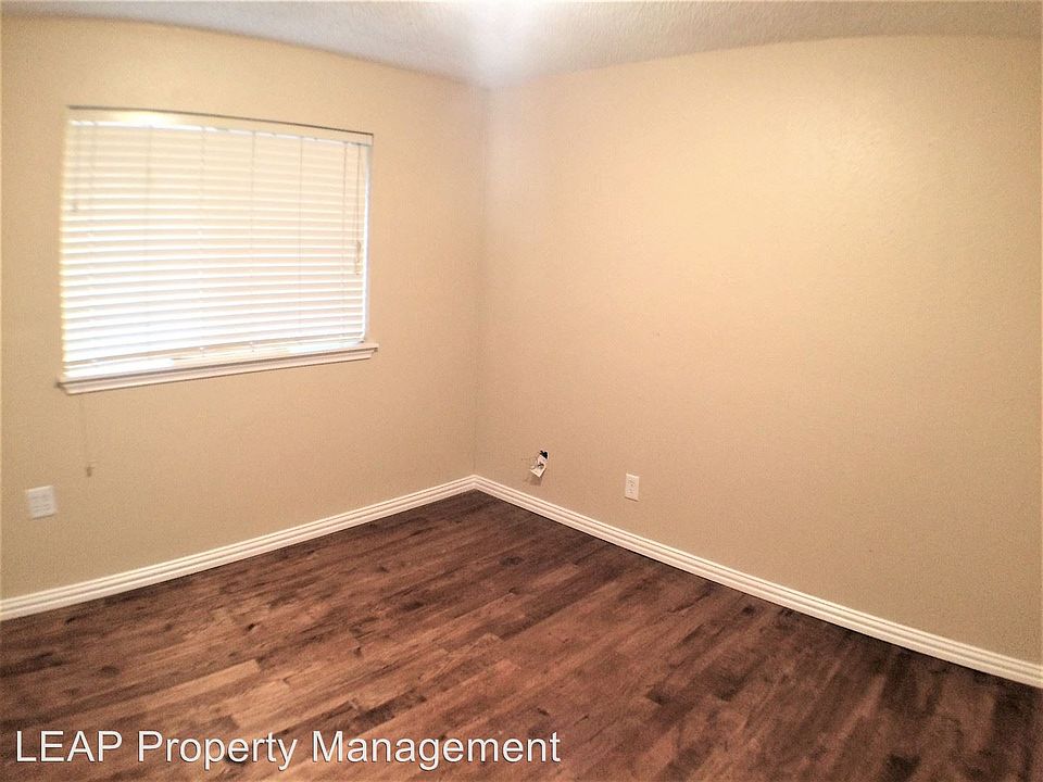 1st image of 2555 Bluebonnet Dr