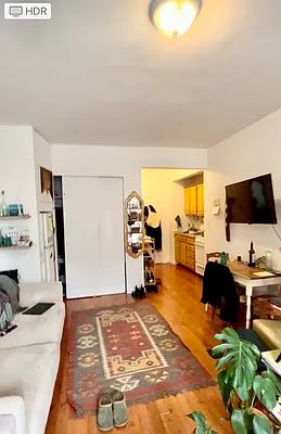 Rented by KNOCKKNOCK LLC | media 6