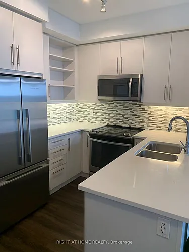 65 Oneida Cres #1710 Photo 1