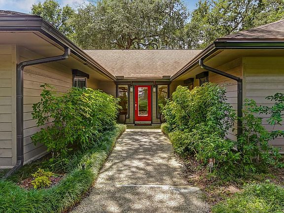 3rd image of 2408 Los Robles Dr