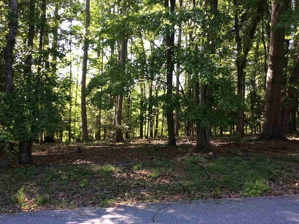 1st image of 124 Oakwood Dr