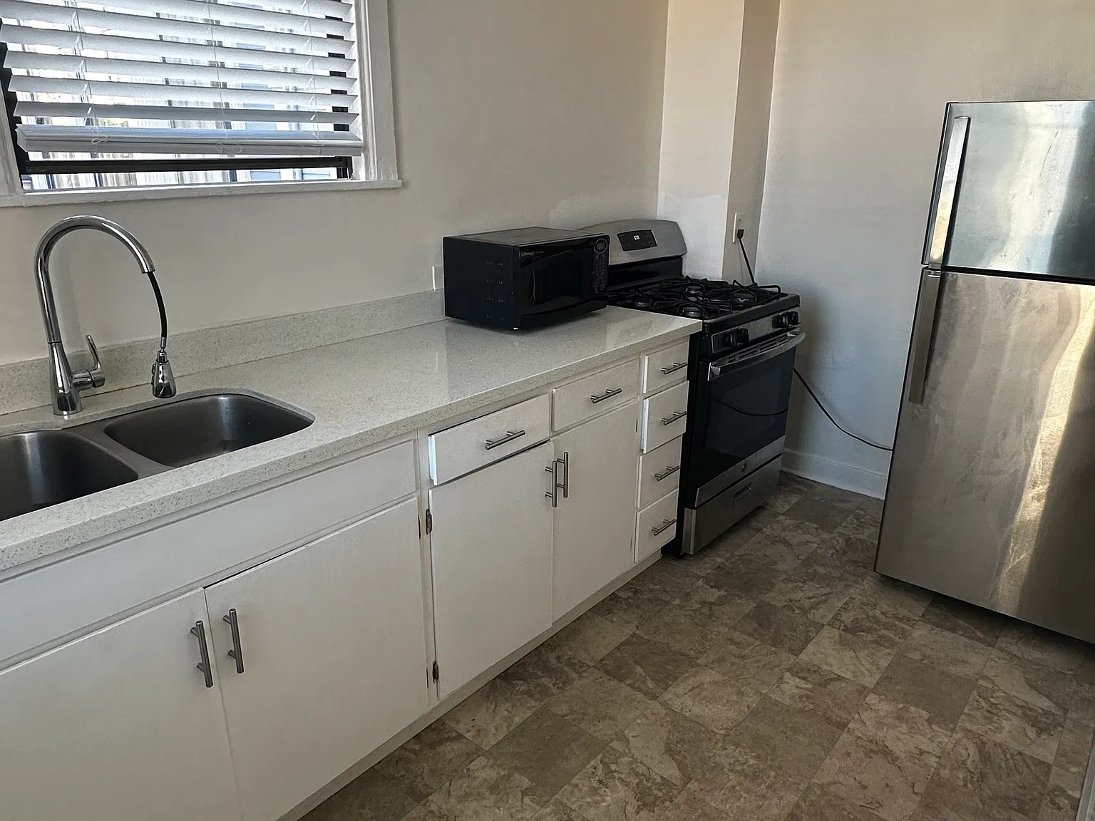 2385 California St — Photo 4