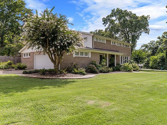 3rd image of 106 Smith Ct