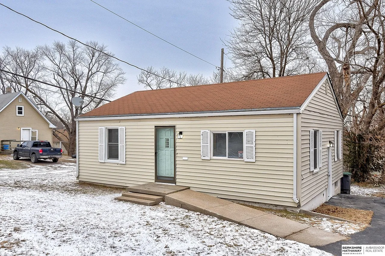 3 bed, 1118 sqft, $900 — Photo 2