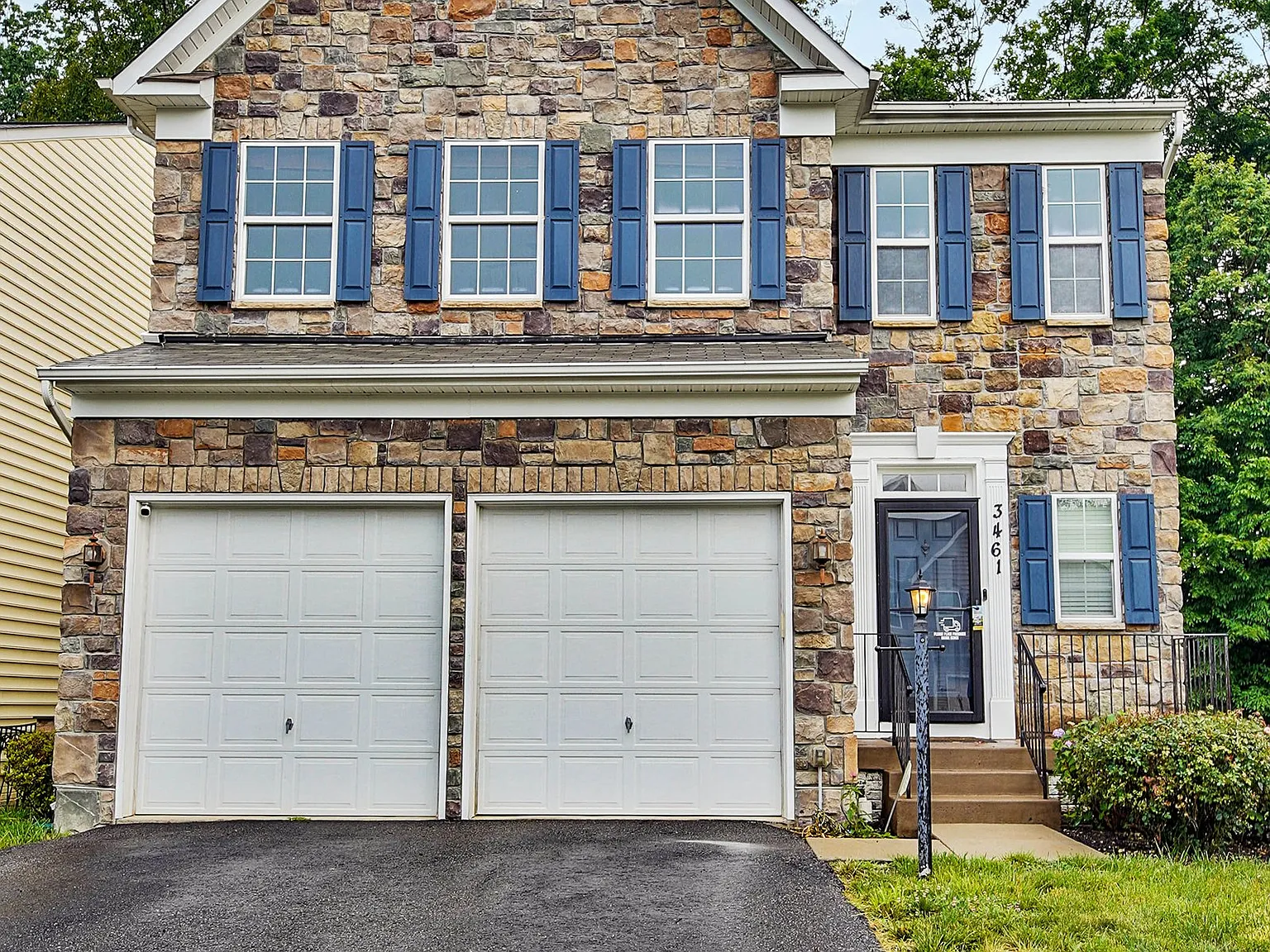4 bed, 3.5 bath, 3698 sqft, $3,800 — Photo 2