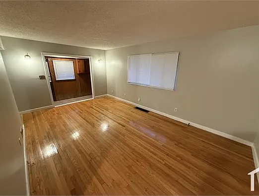349 Glynn Dr — Photo 7