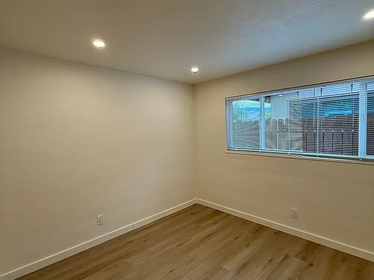 750 Topaz Dr — Photo 5