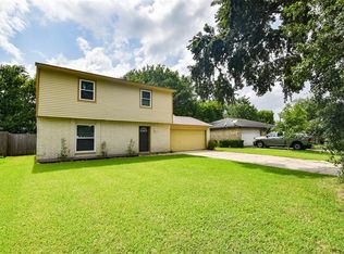 1908 Mocking Bird Ln, La Porte, TX 77571