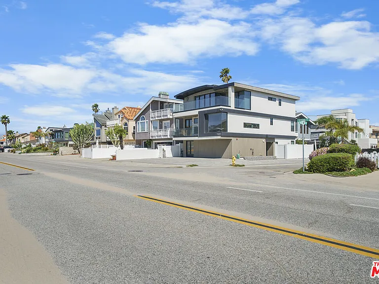 1500 Ocean Dr — Photo 2
