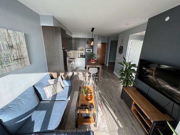 5th image of 36 Park Lawn Rd #2401