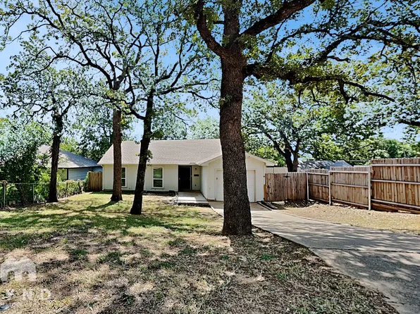 915 Winnie St, Fort Worth, TX 76112