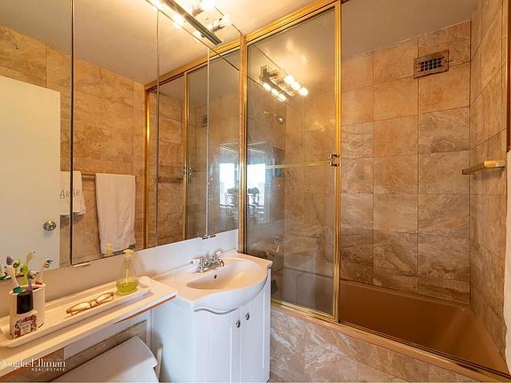 5th image of 1010 3rd Ave #18E