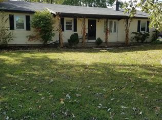 265 Country Acres Rd, Eldorado, IL 62930