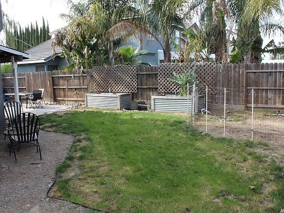 Another view of the garden beds...
