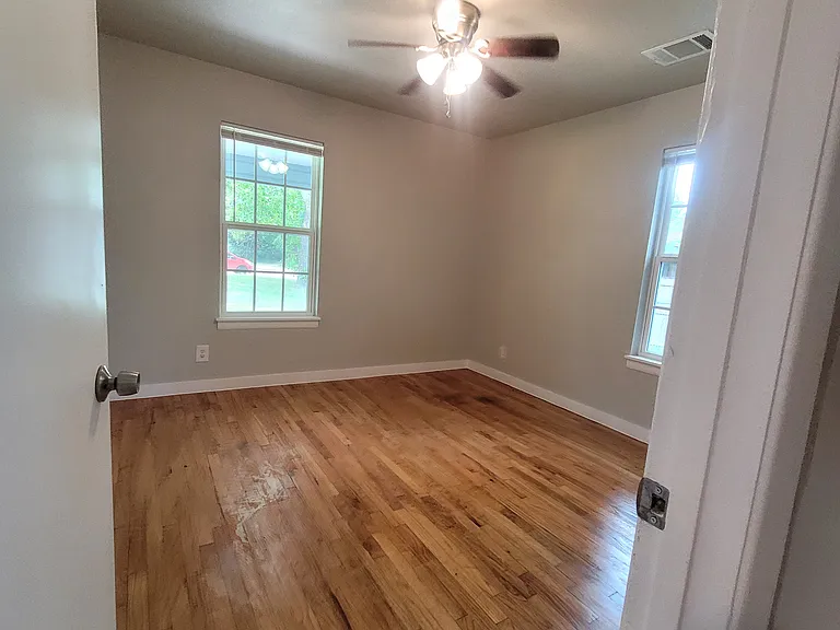 135 Eisenhower Blvd #A — Photo 6