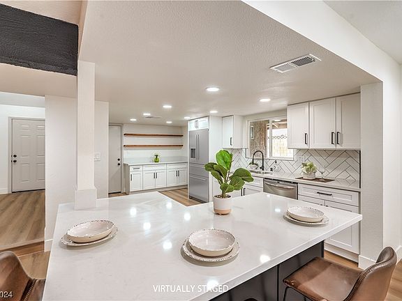 2nd image of 4440 El Campana Way