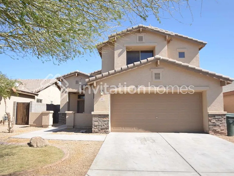 5605 S 51st Dr — Photo 1