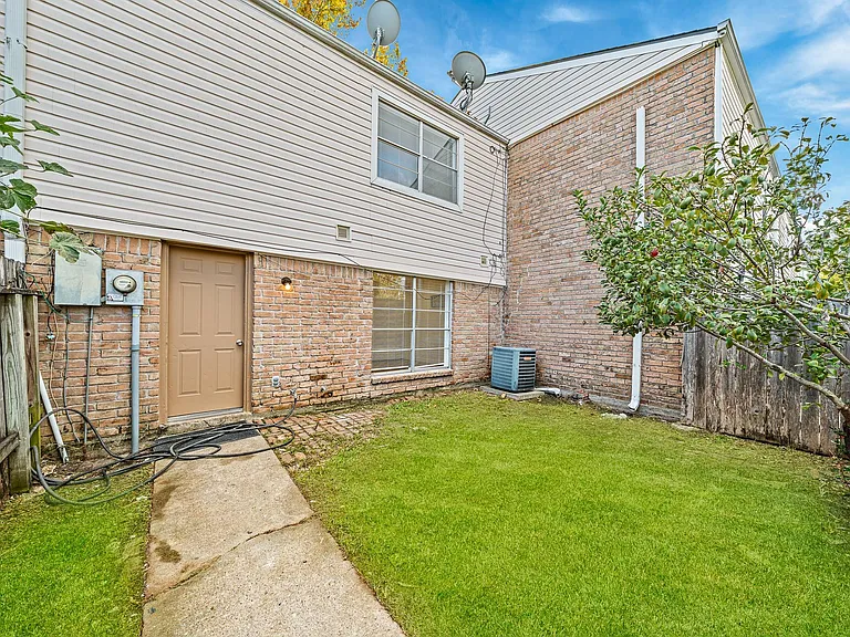 8726 Wilcrest Dr #8726 — Photo 23