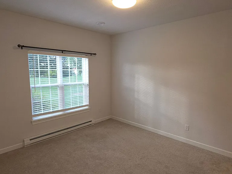 W239N3743 River Birch Ct — Photo 36