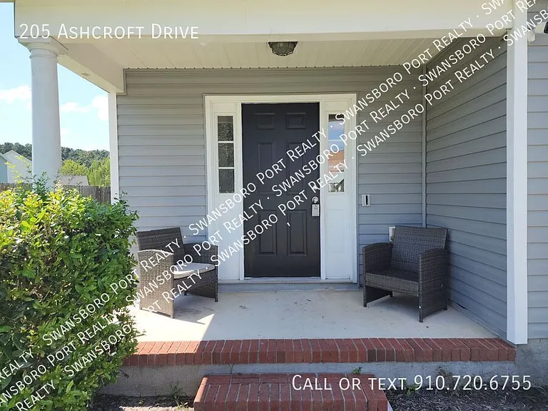 205 Ashcroft Dr — Photo 4