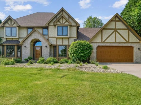 3049 12th St NW, New Brighton, MN 55112