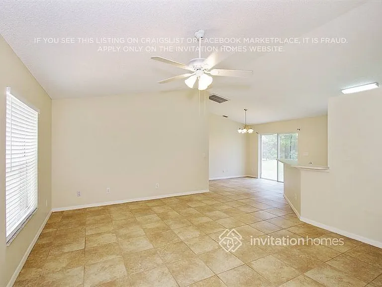 3009 Tropical Cir SE — Photo 2