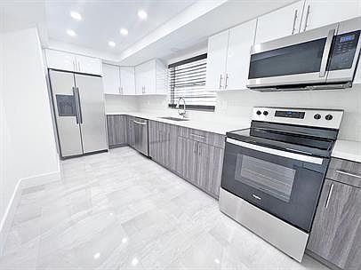 2nd image of 1534 SE 15th St #15064433