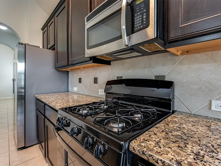 3931 Medici Ct — Photo 24