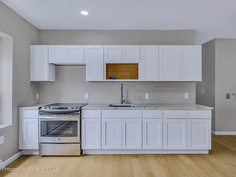 380 Scott St #1 — Photo 11