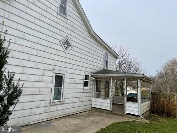5th image of 238 N West St