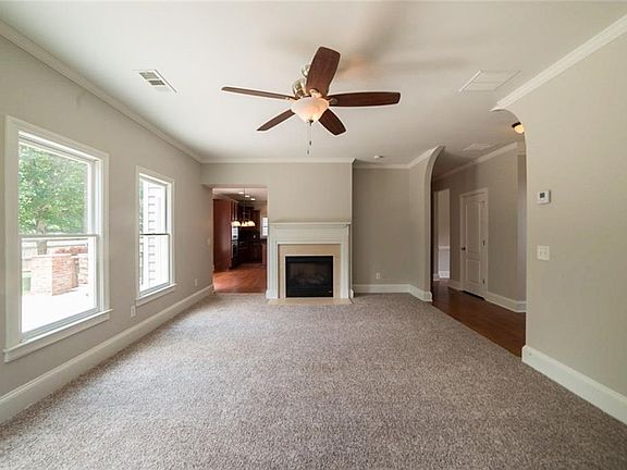 3rd image of 1558 Squire Hill Ln