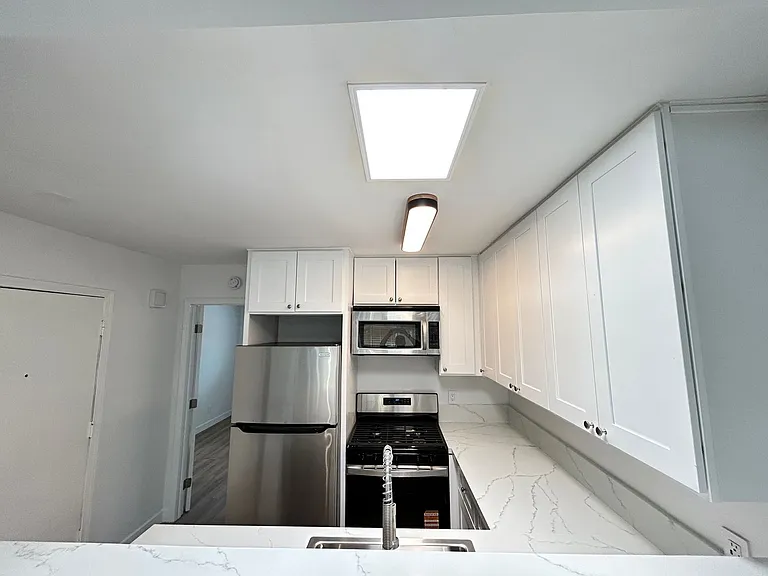 1825 S. Beloit Ave — Photo 24