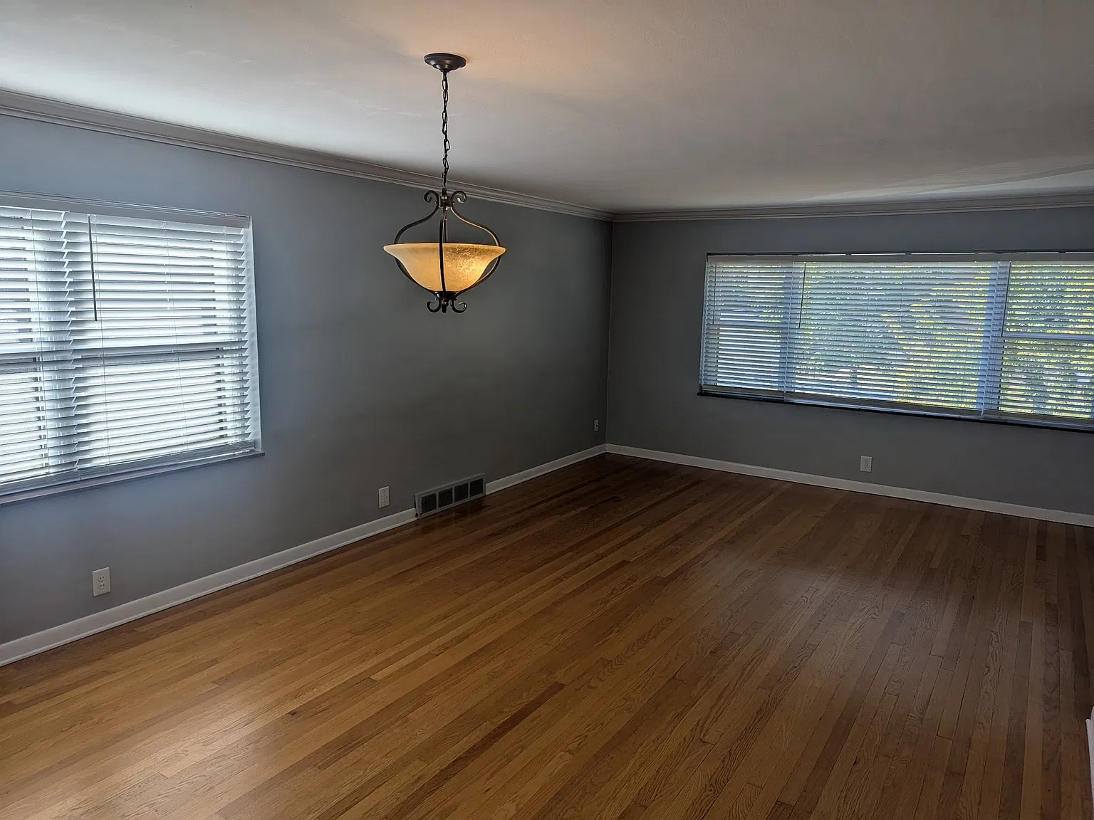 1256 1/2 Moorlands Dr — Photo 4