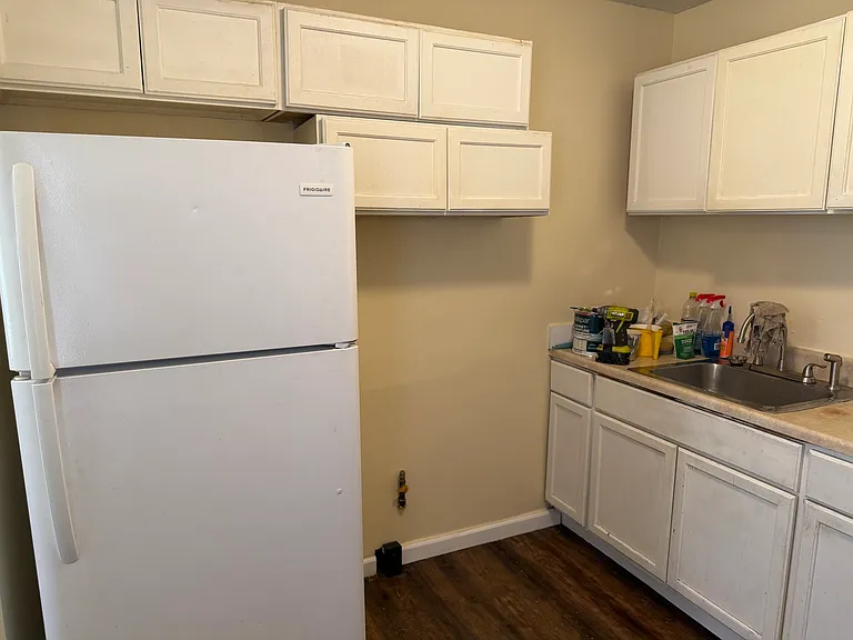 664 S Wheatland Ave — Photo 2