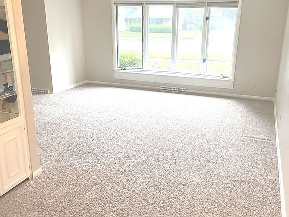 4th image of 708 Cedar Ave
