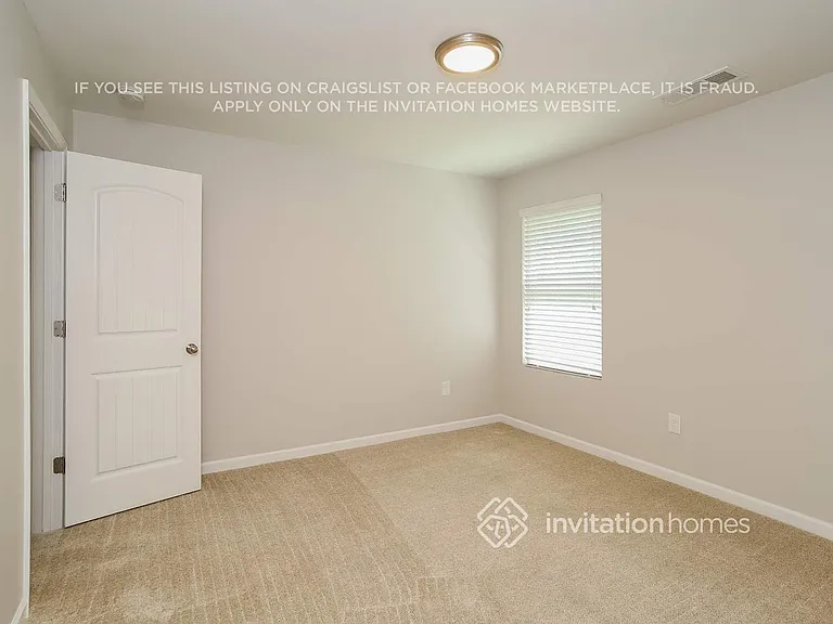 267 Royal Crescent Ter — Photo 11