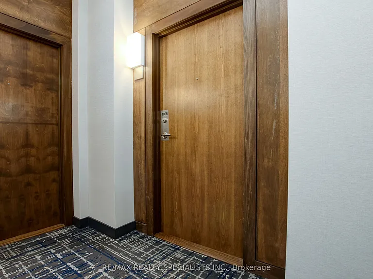 1 Hurontario St #1005 — Photo 5