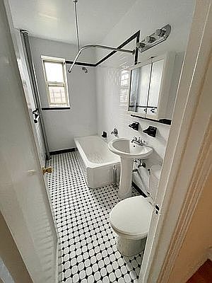 5th image of 64-21 Booth St #5