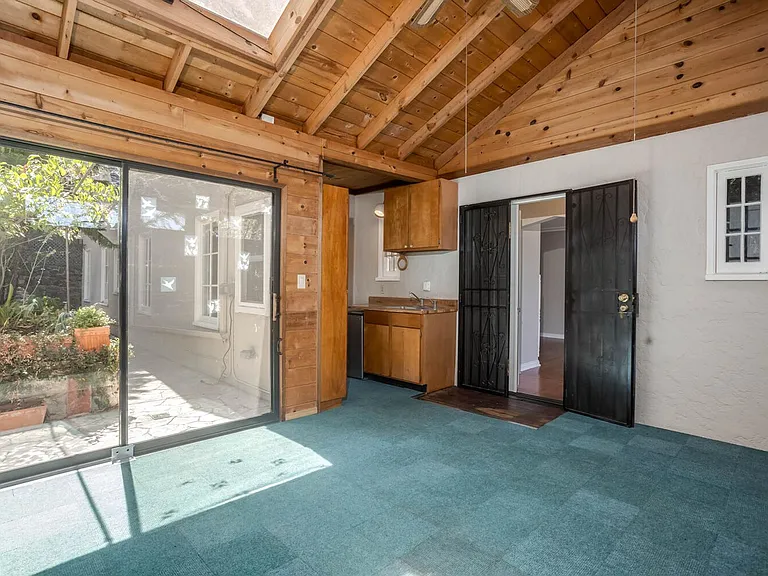 15766 Highland Dr — Photo 26